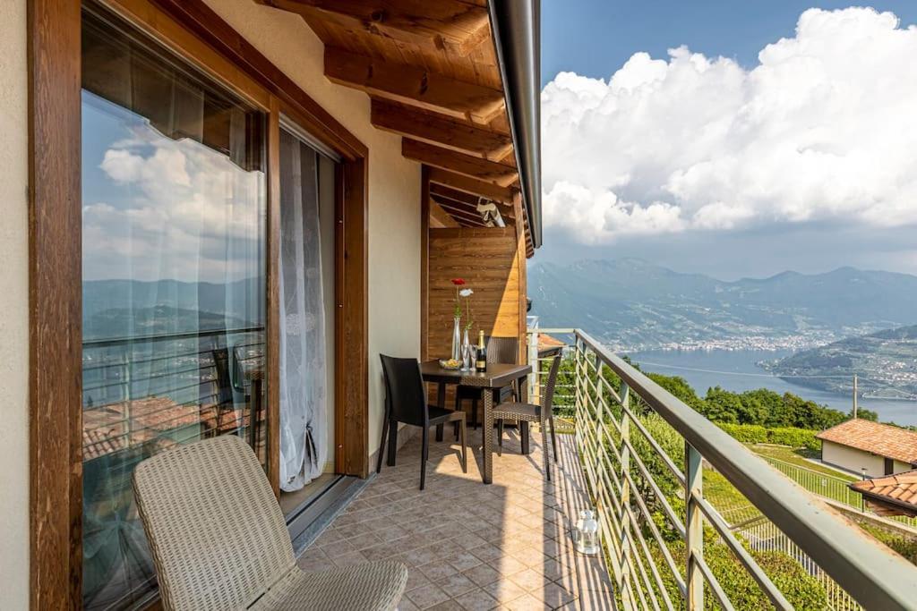 La Dolce Vita - Vista Lago E Piscina Parzanica Exterior photo